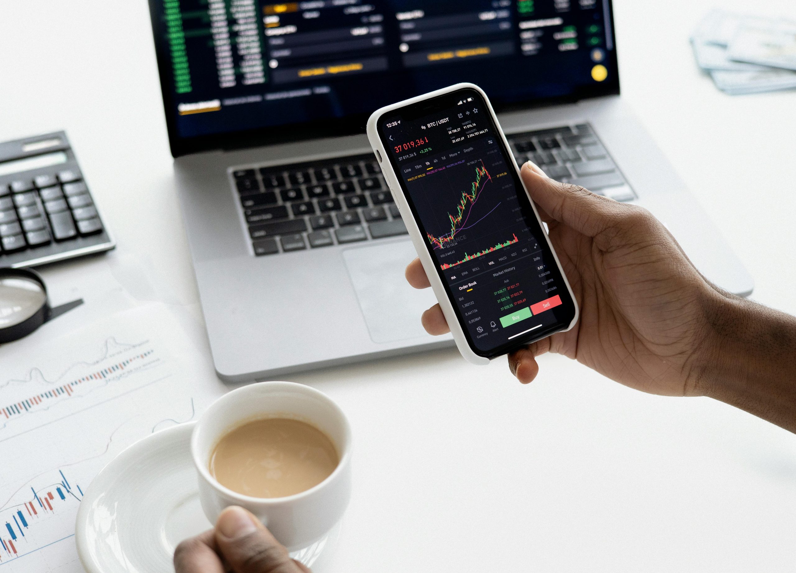 Top 2025 Picks: Best Investments Right Now for Growth